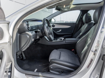 Mercedes-Benz E 300 de T Avantgarde Panorama AHK Distronic 360°