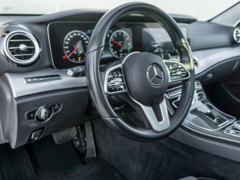 Mercedes-Benz E 300 de T Avantgarde Panorama AHK Distronic 360°