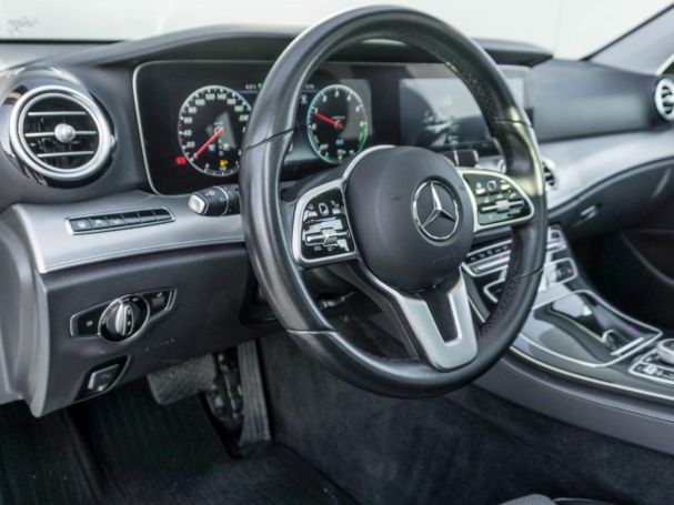 Mercedes-Benz E 300 de T Avantgarde Panorama AHK Distronic 360°