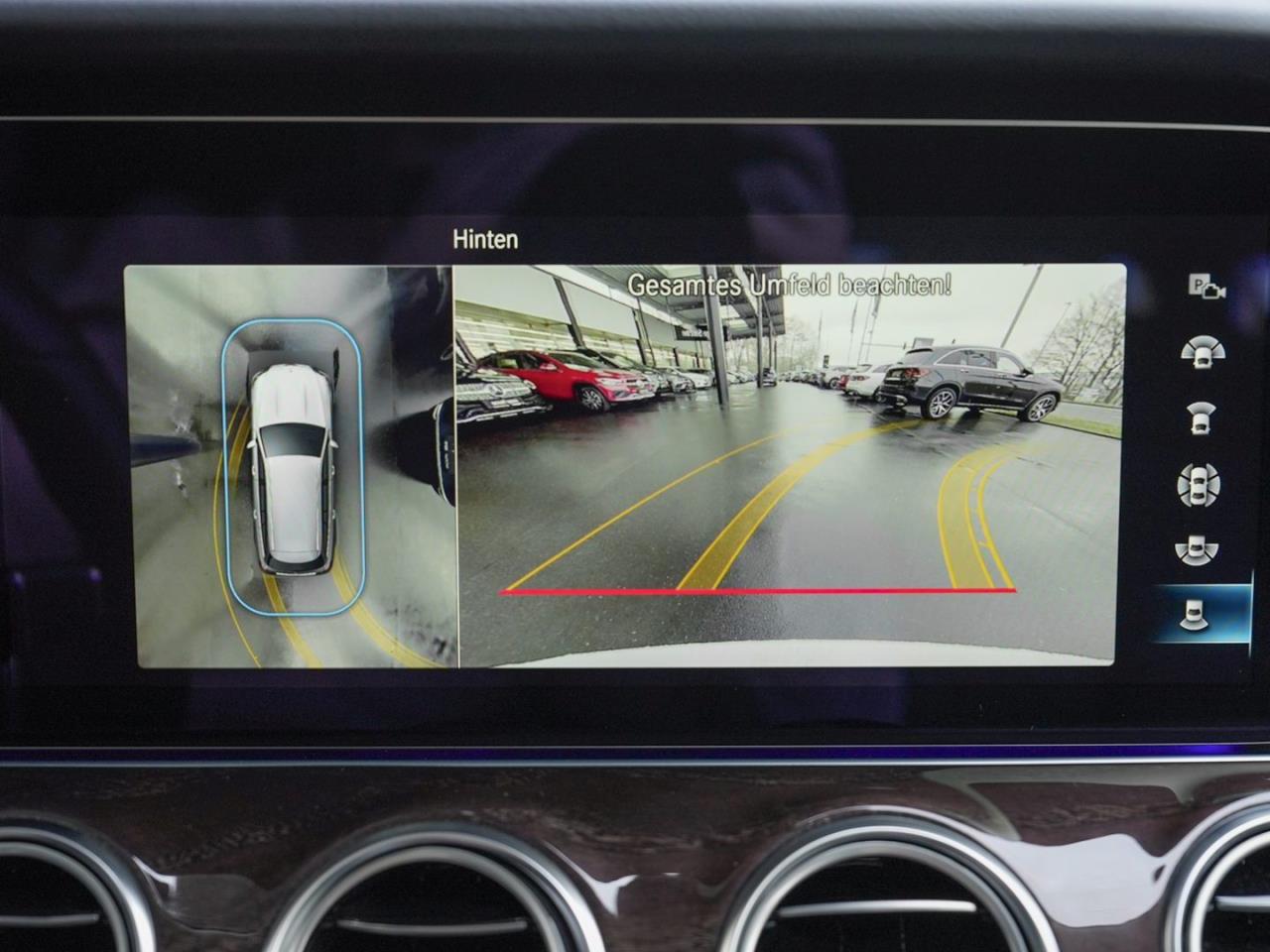 Mercedes-Benz E 300 de T Avantgarde Distronic+ Burmester Memory