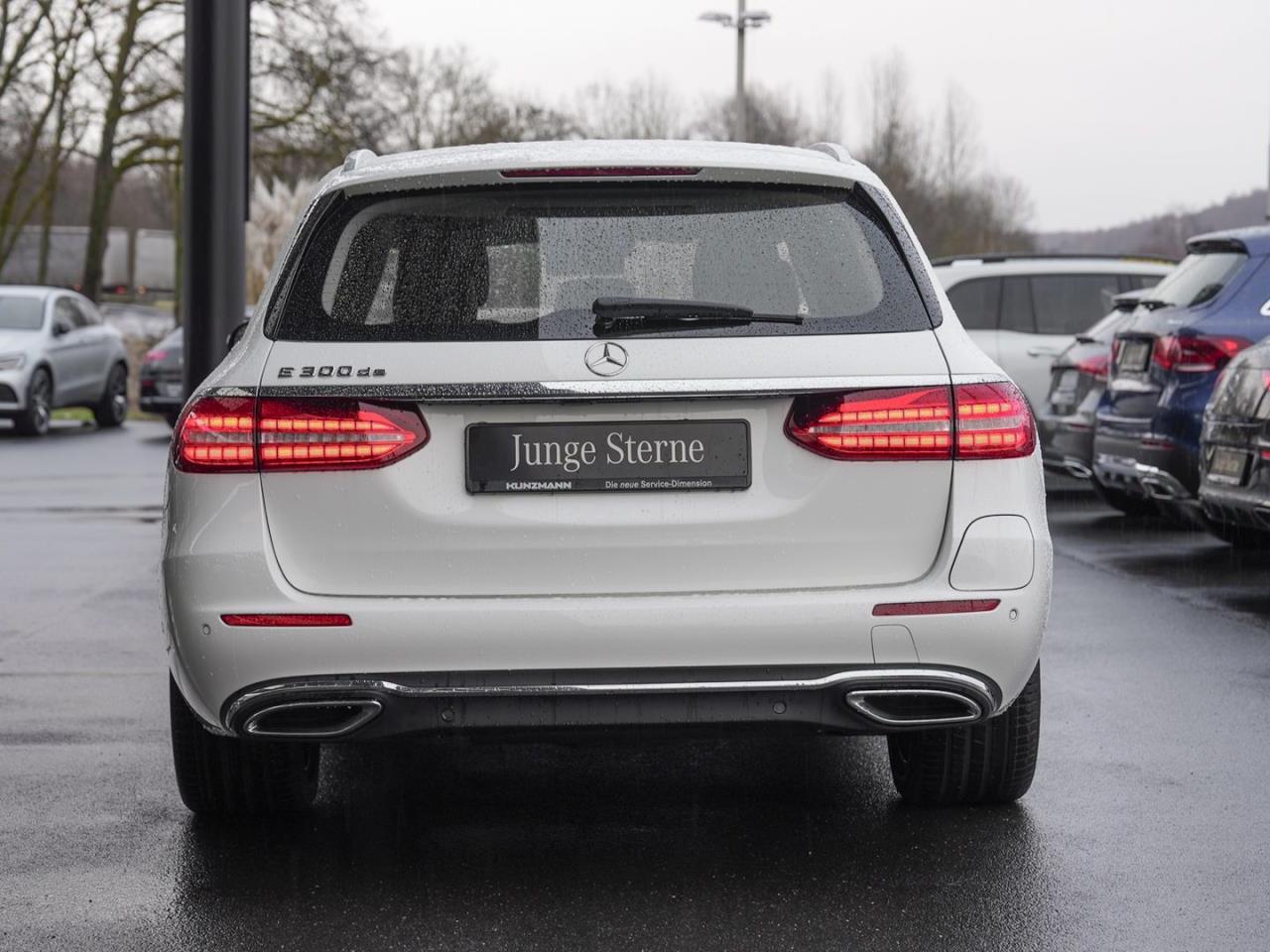 Mercedes-Benz E 300 de T Avantgarde Distronic+ Burmester Memory