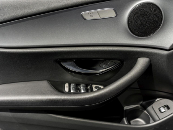 Mercedes-Benz E 300 de T Avantgarde MBUX Navi Distronic+ 360°