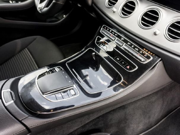 Mercedes-Benz E 300 de T Avantgarde MBUX Navi Distronic+ 360° Mercedes-Benz E 300 de T Avantgarde MBUX Navi Distronic+ 360°