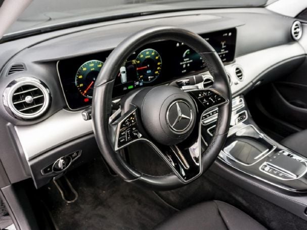 Mercedes-Benz E 300 de T Avantgarde MBUX Navi Distronic+ 360° Mercedes-Benz E 300 de T Avantgarde MBUX Navi Distronic+ 360°