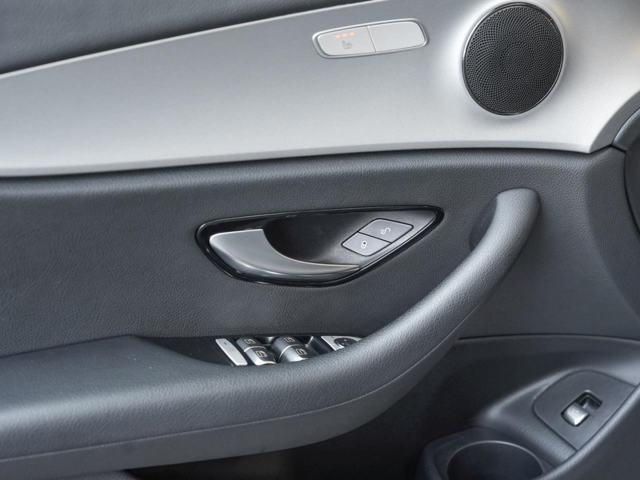 Mercedes-Benz E 300 de T Avantgarde Distronic+ 360° AHK Easy-P