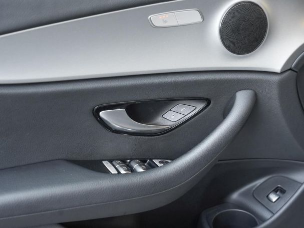 Mercedes-Benz E 300 de T Avantgarde Distronic+ 360° AHK Easy-P
