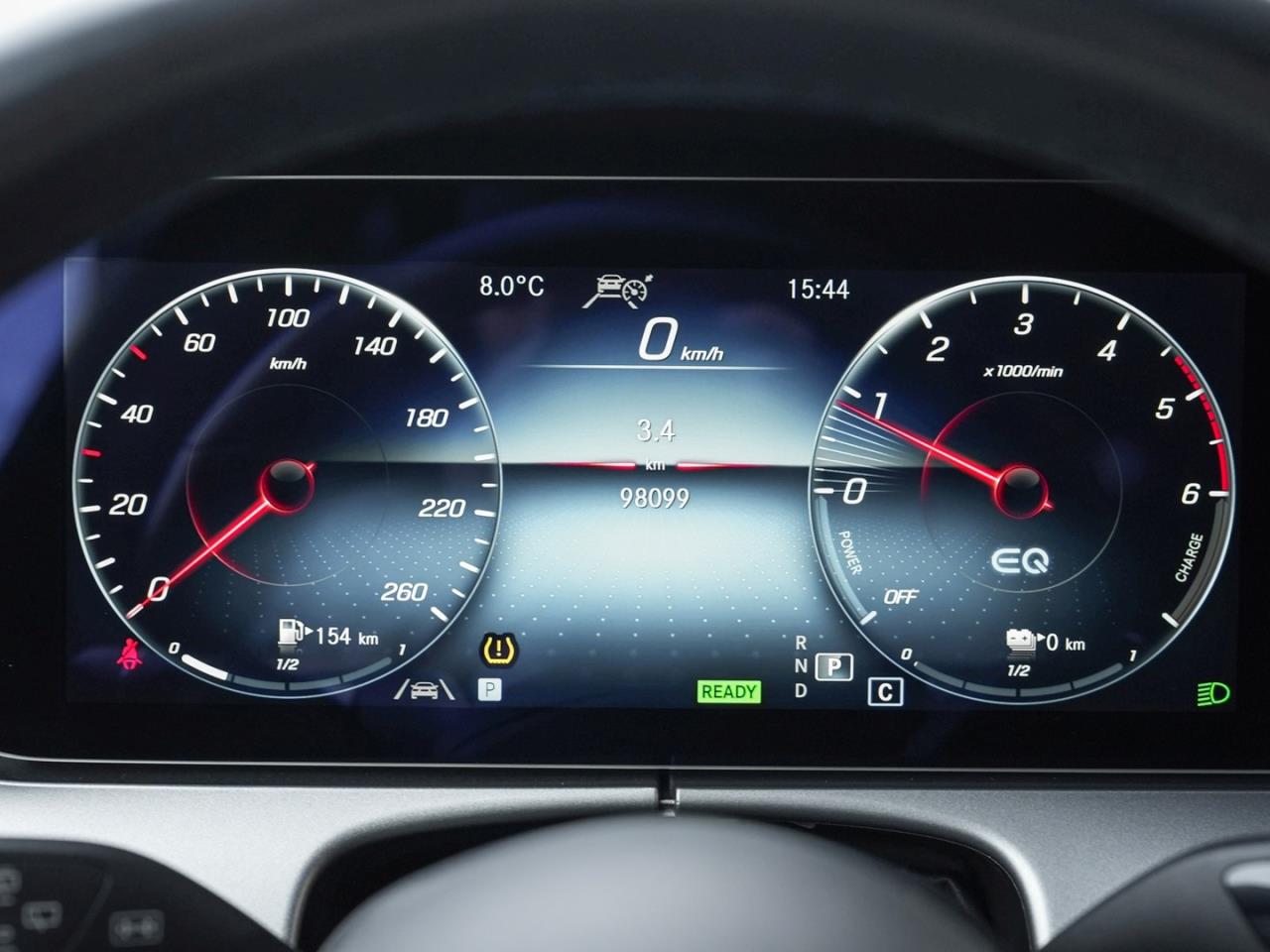 Mercedes-Benz E 300 de T Avantgarde Distronic+ 360° AHK Easy-P