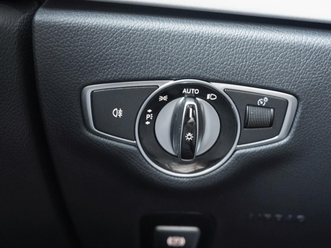 Mercedes-Benz E 300 de T Avantgarde Distronic+ 360° AHK Easy-P