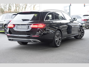 Mercedes-Benz E 300 de T Avantgarde Distronic+ 360° AHK Easy-P