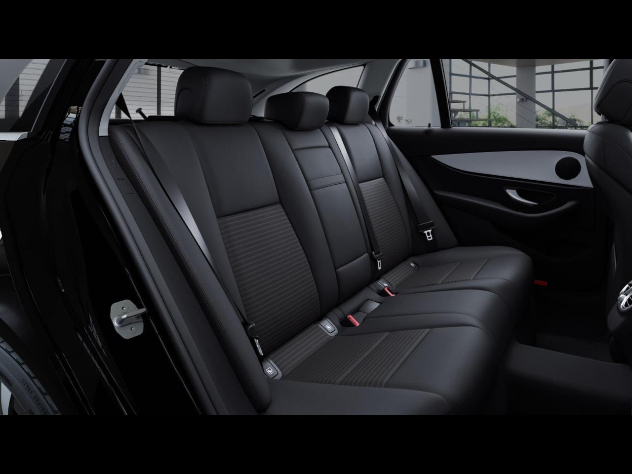 Mercedes-Benz E 300 de T Avantgarde Distronic+ 360° AHK Easy-P