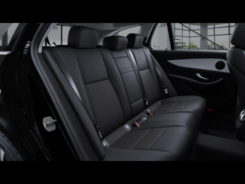 Mercedes-Benz E 300 de T Avantgarde Distronic+ 360° AHK Easy-P