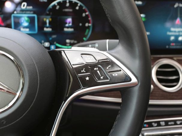 Mercedes-Benz E 300 de T Avantgarde Night Distronic Burmester
