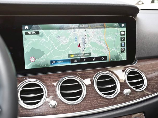 Mercedes-Benz E 300 de T Avantgarde Night Distronic Burmester