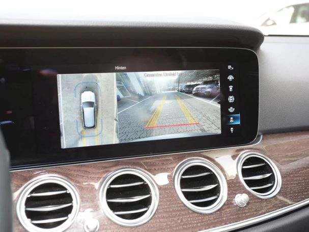 Mercedes-Benz E 300 de T Avantgarde Night Distronic Burmester