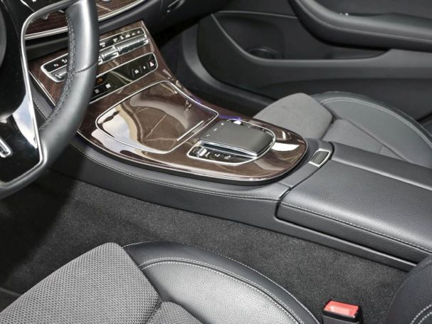 Mercedes-Benz E 300 de T Avantgarde Night Distronic Burmester