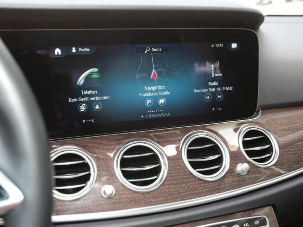 Mercedes-Benz E 300 de T Avantgarde Night Distronic Burmester