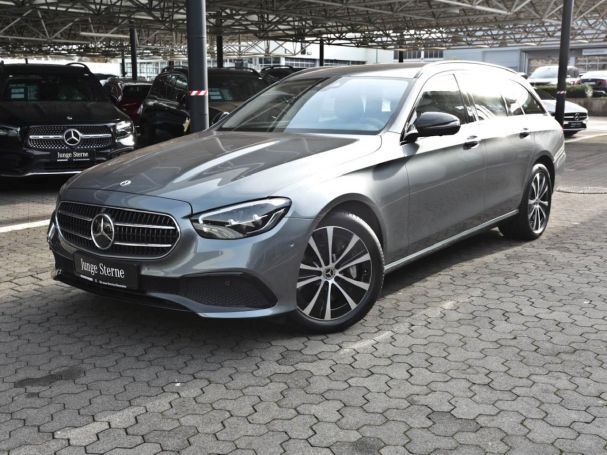 Mercedes-Benz E 300 de T Avantgarde Night Distronic Burmester