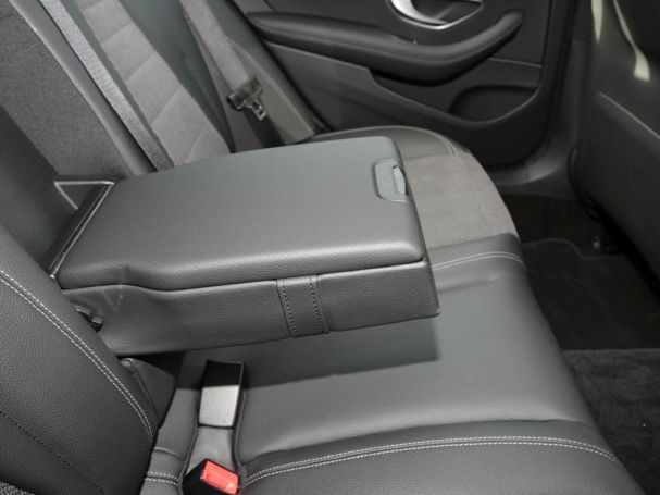 Mercedes-Benz E 300 de T Avantgarde Night Distronic Burmester