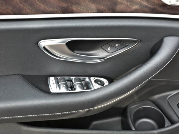 Mercedes-Benz E 300 de T Avantgarde Night Distronic Burmester