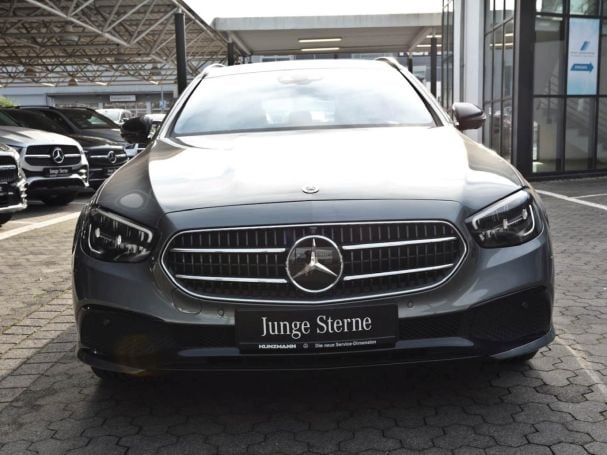 Mercedes-Benz E 300 de T Avantgarde Night Distronic Burmester