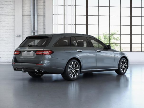 Mercedes-Benz E 300 de T Avantgarde Night Distronic Burmester