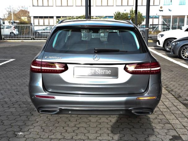 Mercedes-Benz E 300 de T Avantgarde Night Distronic Burmester