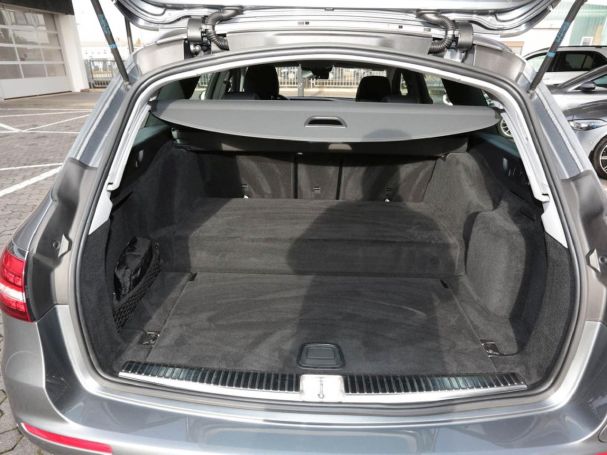 Mercedes-Benz E 300 de T Avantgarde Night Distronic Burmester