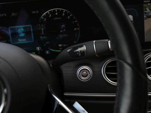 Mercedes-Benz E 300 e T Avantgarde Night Panorama Distronic+ Mercedes-Benz E 300 e T Avantgarde Night Panorama Distronic+