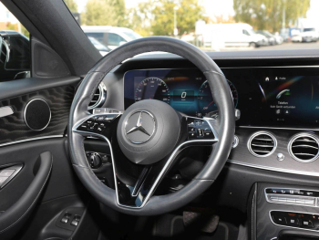 Mercedes-Benz E 300 e T Avantgarde Night Panorama Distronic+