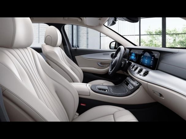 Mercedes-Benz E 300 e T AMG MBUXNavi Distronic+ Easy-Pack 360° Mercedes-Benz E 300 e T AMG MBUXNavi Distronic+ Easy-Pack 360°
