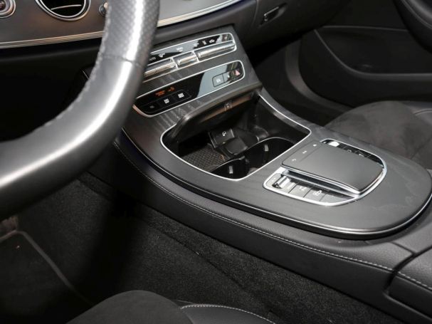 Mercedes-Benz E 300 e T AMG Night Panorama Distronic AHK Memory
