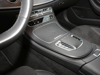 Mercedes-Benz E 300 e T AMG Night Panorama Distronic AHK Memory