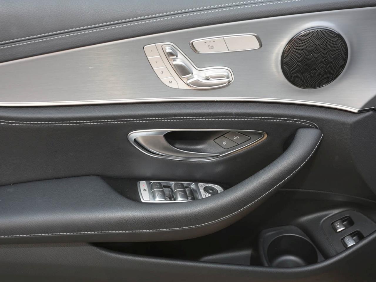 Mercedes-Benz E 300 e T AMG Night Panorama Distronic AHK Memory