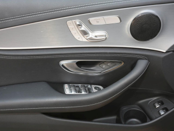 Mercedes-Benz E 300 e T AMG Night Panorama Distronic AHK Memory