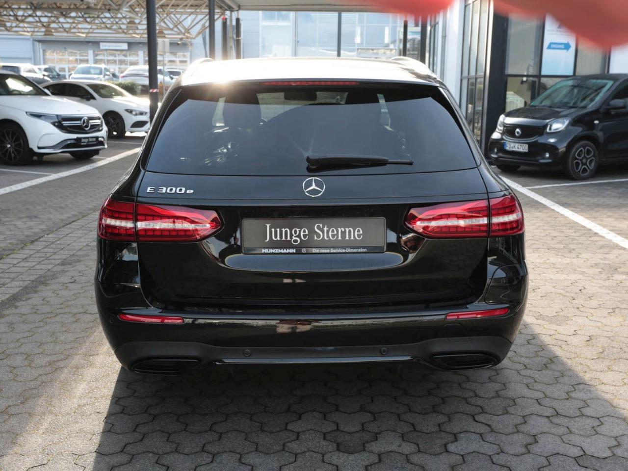 Mercedes-Benz E 300 e T AMG Night Panorama Distronic AHK Memory