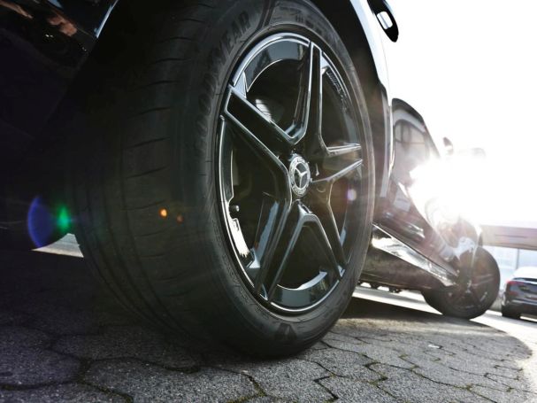 Mercedes-Benz E 300 e T AMG Night Panorama Distronic AHK Memory