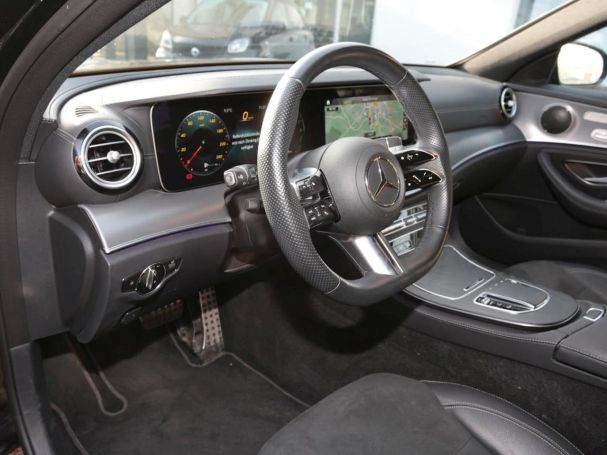 Mercedes-Benz E 300 e T AMG Night Panorama Distronic AHK Memory
