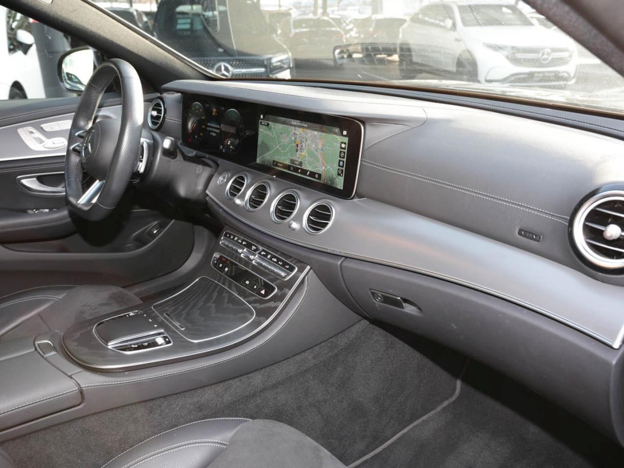 Mercedes-Benz E 300 e T AMG Night Panorama Distronic AHK Memory