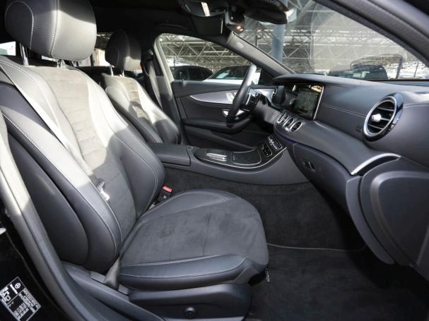 Mercedes-Benz E 300 e T AMG Night Panorama Distronic AHK Memory