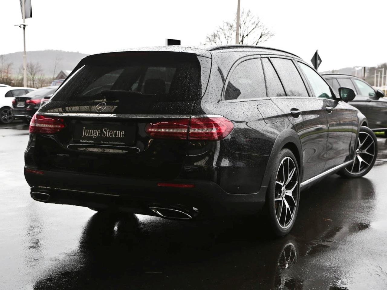 MercedesBenz E 400 d 4M T AllTerrain Avantgarde Night AHK360°