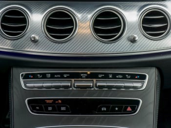 Mercedes-Benz E 400 d 4M T AMG Night Panorama Standhzg AHK 360° Mercedes-Benz E 400 d 4M T AMG Night Panorama Standhzg AHK 360°