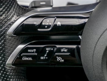 Mercedes-Benz E 400 d 4M T AMG Night Panorama Standhzg AHK 360° Mercedes-Benz E 400 d 4M T AMG Night Panorama Standhzg AHK 360°