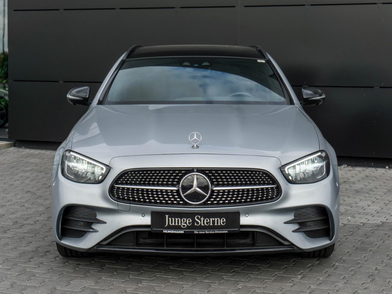 Mercedes-Benz E 400 d 4M T AMG Night Panorama Standhzg AHK 360° Mercedes-Benz E 400 d 4M T AMG Night Panorama Standhzg AHK 360°