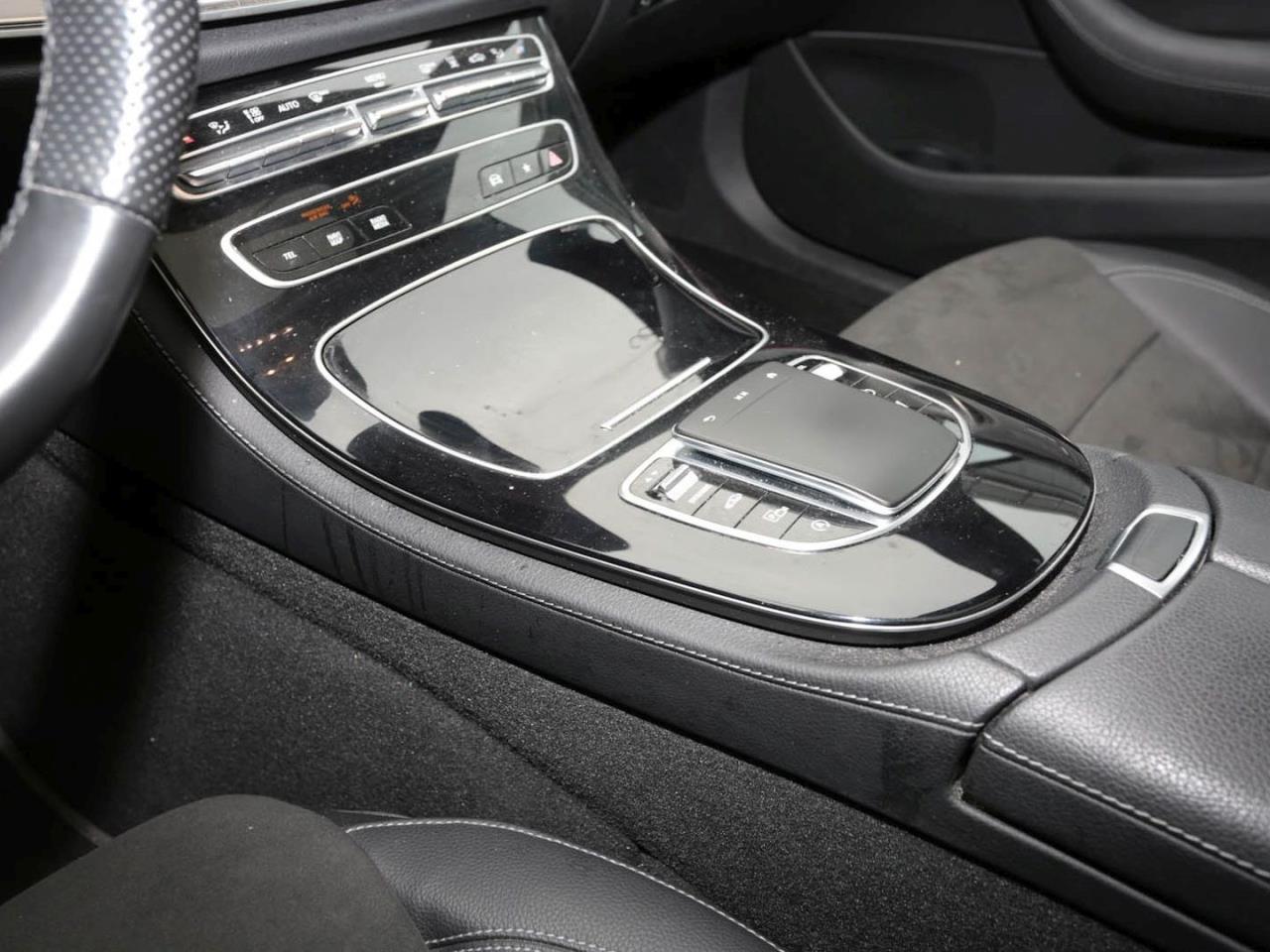 Mercedes-Benz E 400 d 4M T AMG Panorama Standhzg AHK Distronic