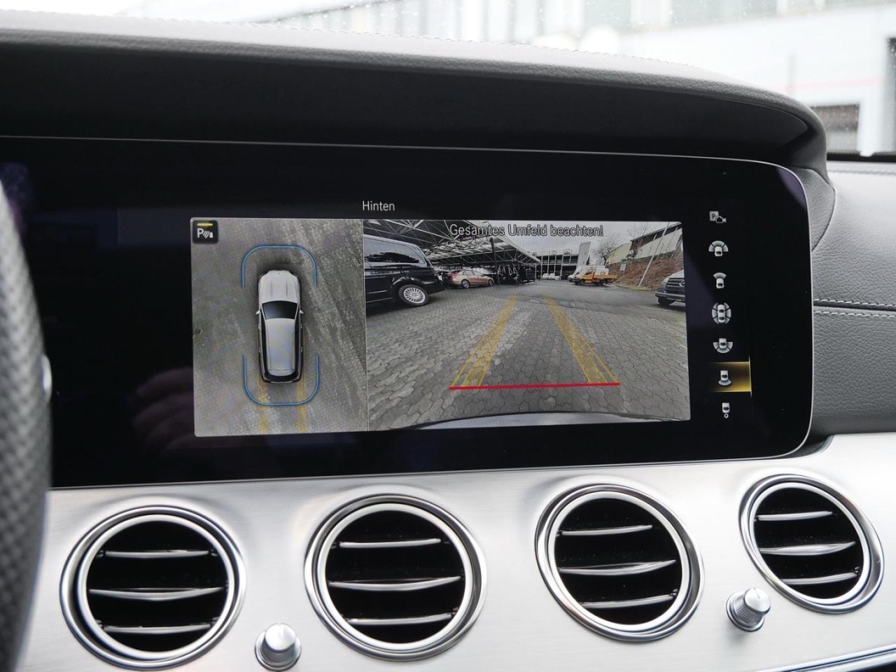 Mercedes-Benz E 400 d 4M T AMG Panorama Standhzg AHK Distronic