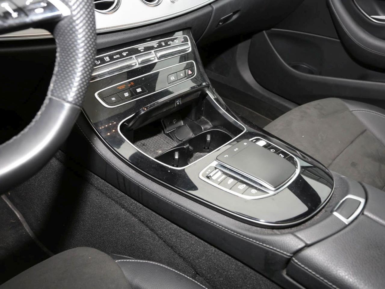 Mercedes-Benz E 400 d 4M T AMG Panorama Standhzg AHK Distronic