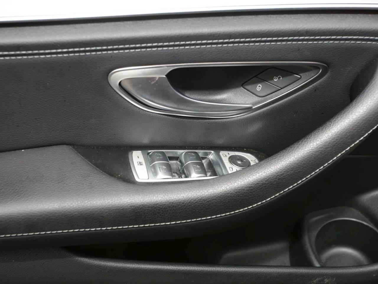 Mercedes-Benz E 400 d 4M T AMG Panorama Standhzg AHK Distronic