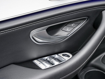 Mercedes-Benz E 400 d 4M T AMG Panorama Standhzg AHK Distronic