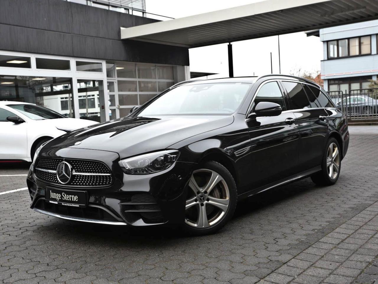 Mercedes-Benz E 400 d 4M T AMG Panorama Standhzg AHK Distronic