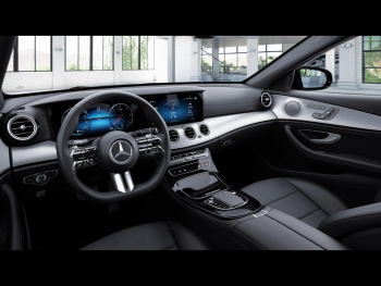 Mercedes-Benz E 400 d 4M T AMG Panorama Standhzg AHK Distronic